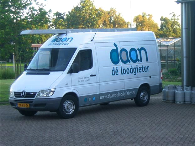 Nieuwe bus voor Daan de Loodgieter